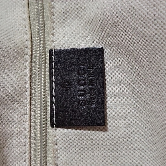 Gucci Sukey GG Medium Canvas Shoulderbag Tote - Picture 13 of 16